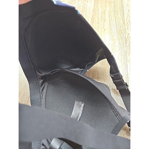 Victoria Secret 34C Black Navy Incredible Lightweight Sports Bra Lined Wireless - Picture 6 of 6